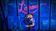 Die zwei Musicaldarsteller Riccardo Greco und Sophie Berner des Musicals "Moulin Rouge" in Köln auf der Bühne © Johann Persson Foto: Johann Persson