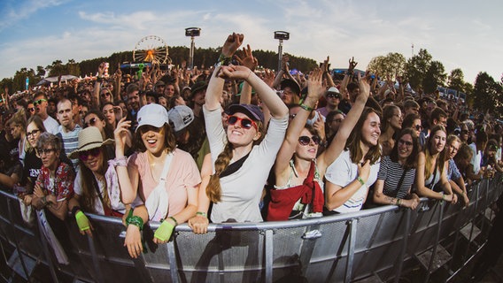 Fans beim Hurricane Festival 2019 in Scheeßel.  Foto: Benjamin Hüllenkremer