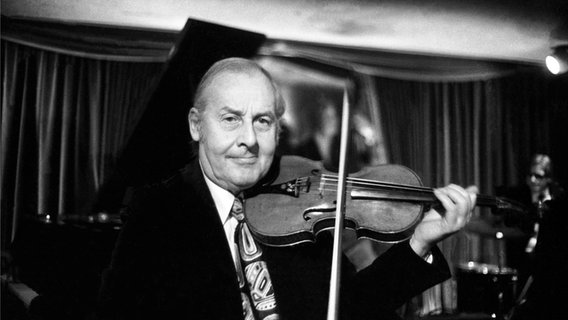 Stephane Grappelli spielt Violine. © Philippe Gras / Le Pictorium Foto: Philippe Gras