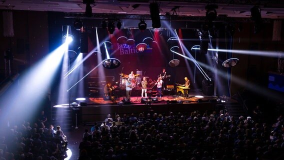 Wolfgang Haffner's Dreamband beim Auftaktkonzert der JazzBaltica 2022 © Felix König 