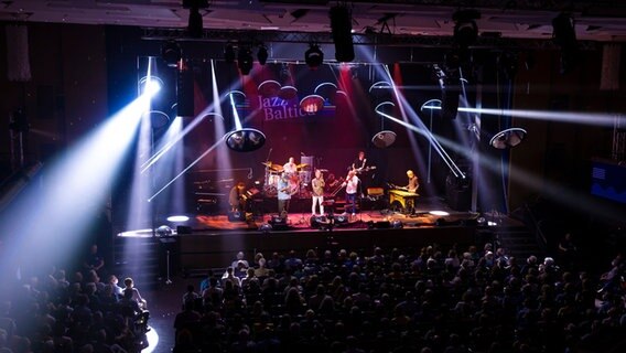 Wolfgang Haffner's Dreamband beim Auftaktkonzert der JazzBaltica 2022 © Felix König 