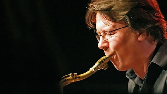 Lutz Büchner, Saxofonist der NDR Bigband © NDR / L. Towns Foto: L. Towns