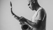 Pressebild des niederländischen Saxofonisten Bernard van Rossum. © Ivan (Helios fotografía) Foto: Ivan