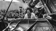 Keith Jarrett beim "Jazz in the Garden" in Berlin 1972. © picture-alliance / akg-images / Binder | Binder 