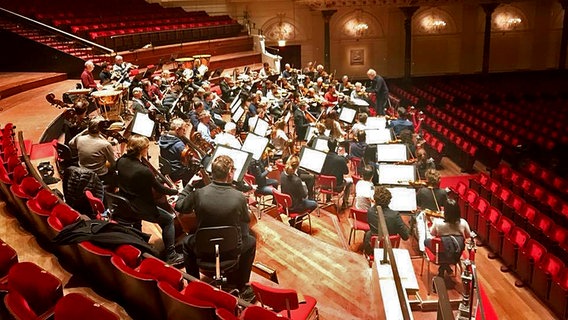 Das Elbphilharmonie Orchester auf Tour 2018 im Concertgebouw in Amsterdam. © NDR Elbphilharmonie Orchester 