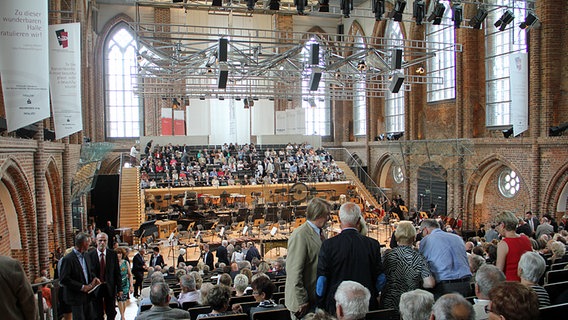 Impressionen vom Eröffnungskonzert der Festspiele MV 2013 in der Konzertkirche Neubrandenburg. © NDR Foto: Julia Reich