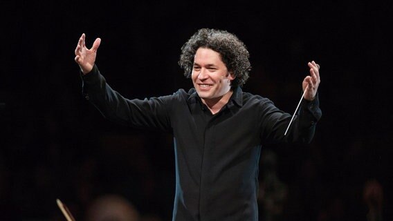 Der Dirigent Gustavo Dudamel © Adam Latham Foto: Adam Latham