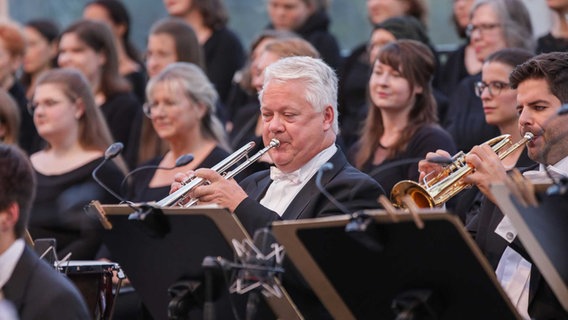 Musiker der NDR Radiophilharmonie beim NDR Klassik Open Air 2019 in Hannover © NDR Foto: Axel Herzig
