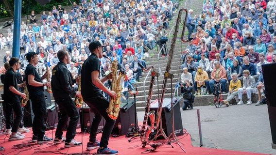 Die Bigband Jazzrausch spielt vor Publikum © IMAGO / Frank Peter Foto: Frank Peter