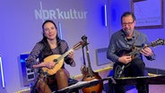 Caterina Lichtenberg und Mike Marshall bei NDR Kultur à la carte EXTRA. © Claus Röck / NDR Foto: Claus Röck