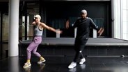 Alexandra Friedrich und Chris Rock Jackson breaken © Screenshot NDR 