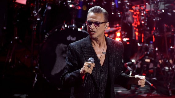 Der Frontman von Depeche Mode, Dave Gahan, auf dem intalienischen Song Festival Sanremo im Februar 2023., © picture alliance / abaca | Terenghi Alberto/IPA/ABACA 