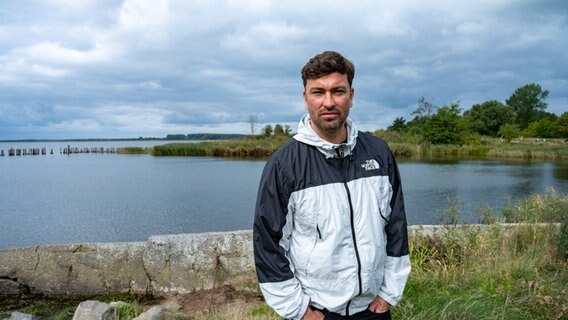 Der aus Rostock stammende Rapper Marteria (bürgerlich Marten Laciny), aufgenommen an der Ostsee. © Stefan Sauer 
