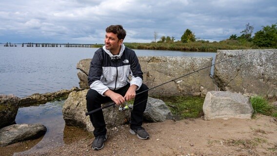 Der aus Rostock stammende Rapper Marteria (bürgerlich Marten Laciny), aufgenommen an der Ostsee. © Stefan Sauer 