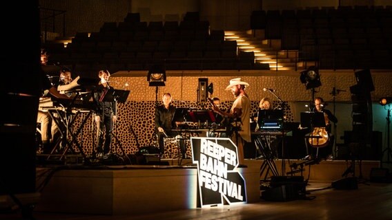 Eindruck vom Reeperbahn Festival 2021: Ry X in der Elbphilharmonie. © NDR 