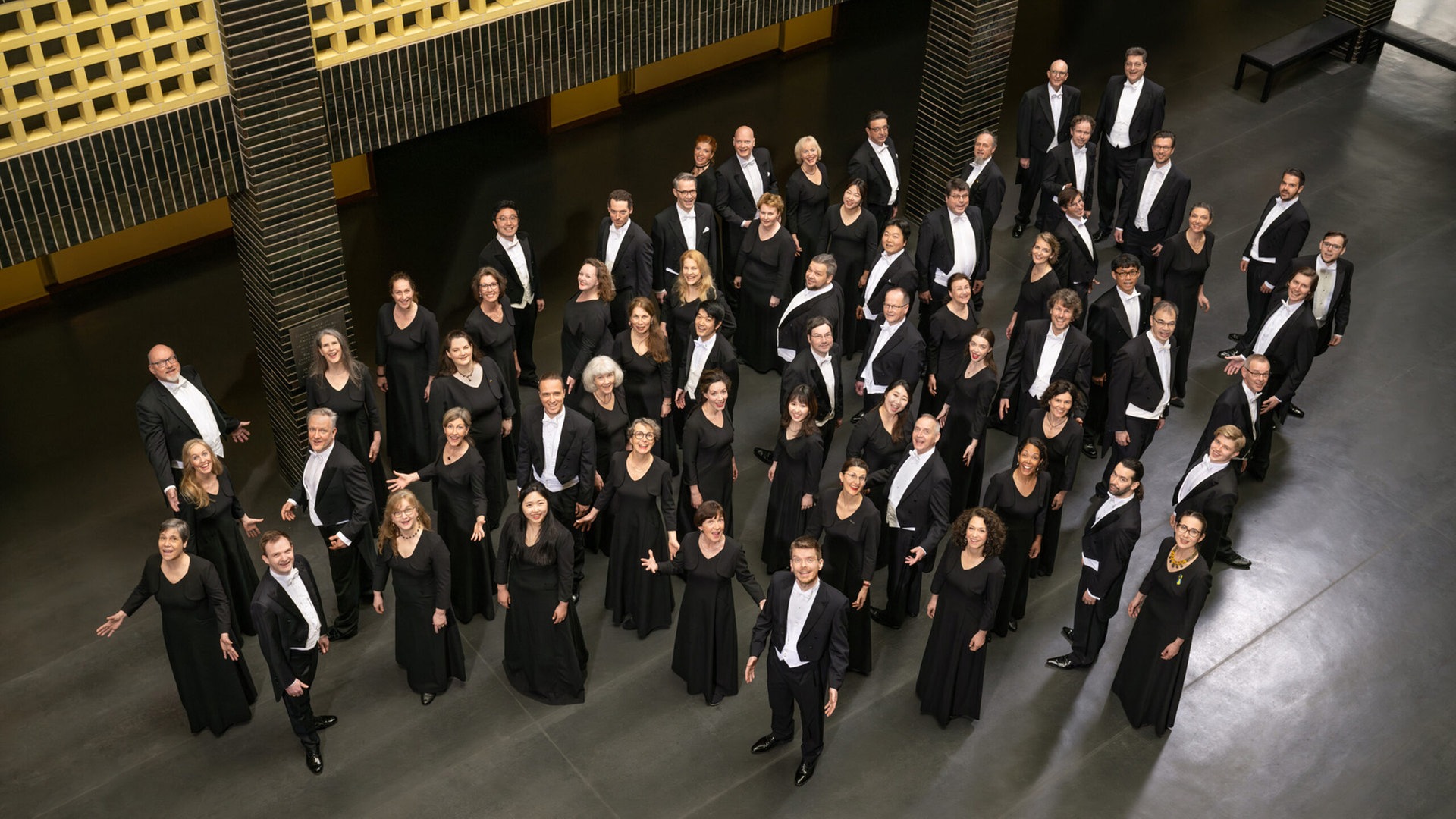 Der Rundfunkchor Berlin aus der Vogelperspektive fotografiert © Peter Adamik 