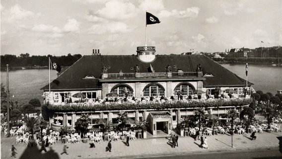 Die Alsterpavillon-Fassade um 1938, einer der Spielorte von Swing in Hamburg. © Barmbeker Schallarchiv 