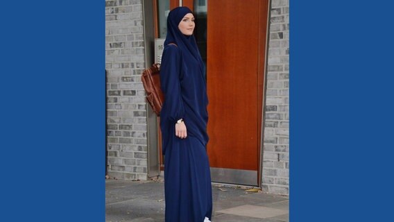 Eine muslimische Frau © instagram/_nourcollection 