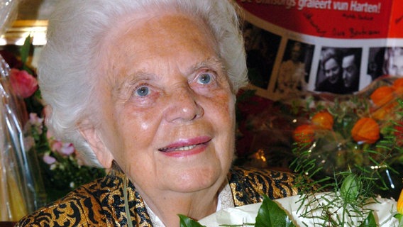 Heidi Kabel bei der Feier zu ihrem 90. Geburtstag am 27.08.2004 in Hamburg © picture-alliance / dpa Foto: Maurizio Gambarini
