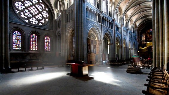 Die Kathedrale Notre-Dame, Schweiz © picture alliance / imageBROKER Foto: Martin Moxter