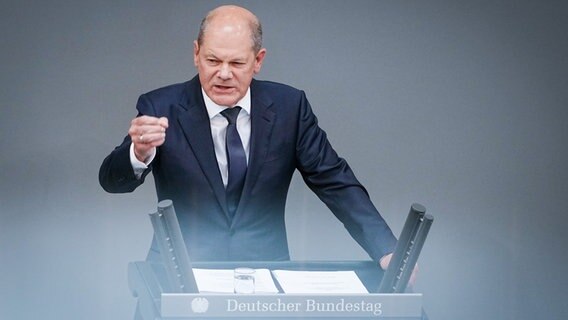 Olaf Scholz spricht im Bundestag. © picture alliance/dpa | Kay Nietfeld 