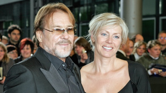 Der Schauspieler Götz George und seine Lebensgefährtin Marika Ulrich © picture-alliance / Sven Simon 