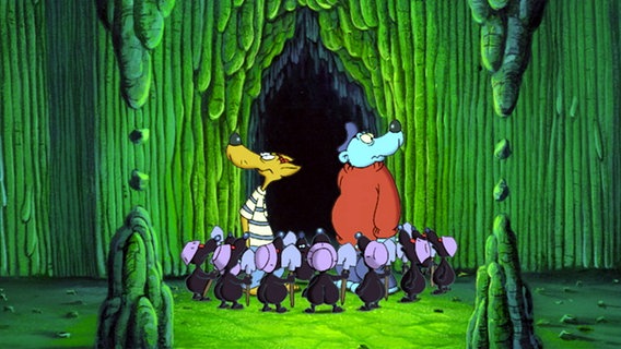 Käpt'n Blaubär und Hein Blöd stehen in einer Höhle © imago/United Archives 
