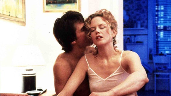 Szene mit Nicole Kidman und Tom Cruise zu Stanley Kubricks Film "Eyes Wide Shut" (19999 © United Archives/IFTN 