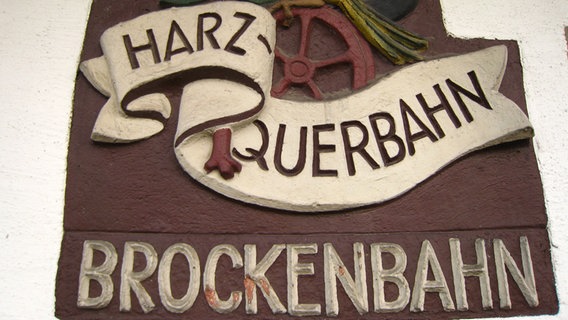 Tafel: Harzquerbahn, Brockenbahn © NDR Foto: Matthias Freund
