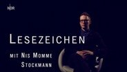 Lesezeichen mit Nis-Momme Stockmann (Screenshot) © NDR 