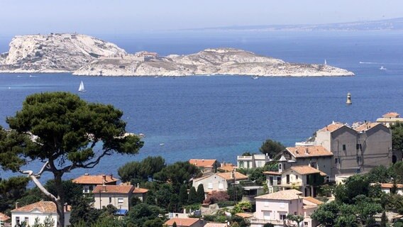 Blick auf die Küste der Hafen-Stadt Marseille © picture-alliance / maxppp Foto: THOMAS
