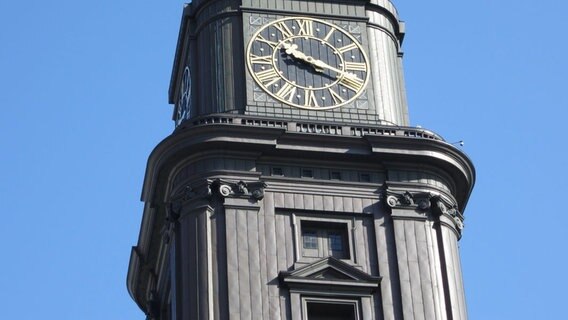 Turm der St. Michaeliskirche in Hamburg © NDR Foto: Matthias Freund