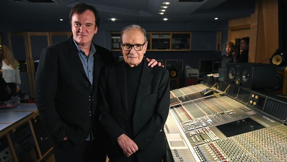 Ennio Morricone und Quentin Tarantino im Studio © Universal Music/Getty Foto: Kevin Mazur