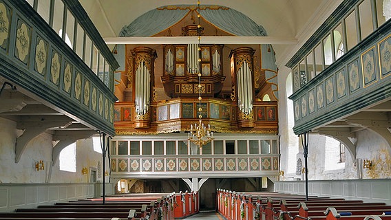 Die Schnitger-Orgel von St. Nicolai et St. Martini in Steinkirchen. © Nomine e.V. 
