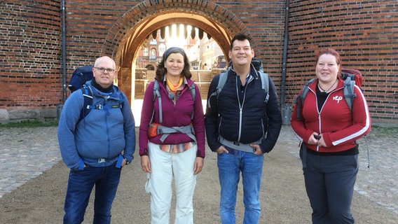 Heike Götz und Philipp Schmid zusammen mit Kristina Lohe und Klaas Grensemann in Lübeck Heike Götz und Philipp Schmid zusammen mit Kristina Lohe und Klaas Grensemann in Lübeck © NDR Foto: Philipp Schmid