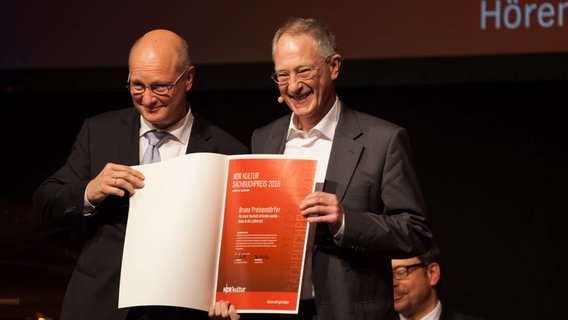 Joachim Knuth und Bruno Preisendörfer bei der NDR Kultur Sachbuchpreis Gala © Andreas Kluge 