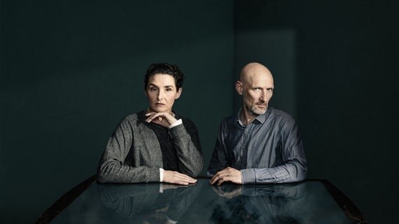 Schauspielerin Sascha Icks (Lisa) und Schauspieler Tilo Werner (Erzähler/Ich). © NDR/Andreas Rehmann Foto: Andreas Rehmann
