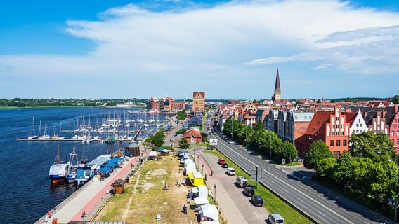 Blick auf den Stadthafen der Hansestadt Rostock. © picture alliance / Zoonar Foto: Rico Ködder