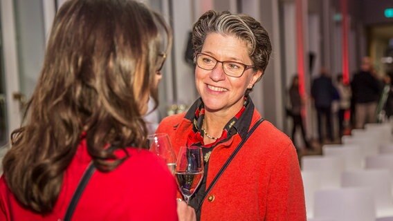 Publikum des NDR Kultur Sachbuchpreises 2018 im Gespräch © NDR Foto: Axel Herzig