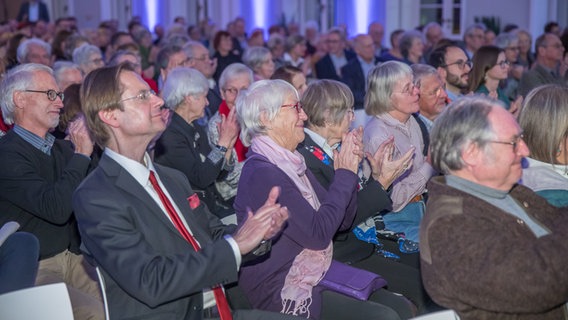 Zuschauer während der NDR Kultur Sachbuchpreis-Gala © NDR Foto: Axel Herzig