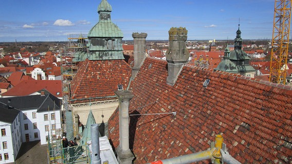 Blick vom Schloss Güstrow über die Stadt © NDR Foto: Axel Seitz