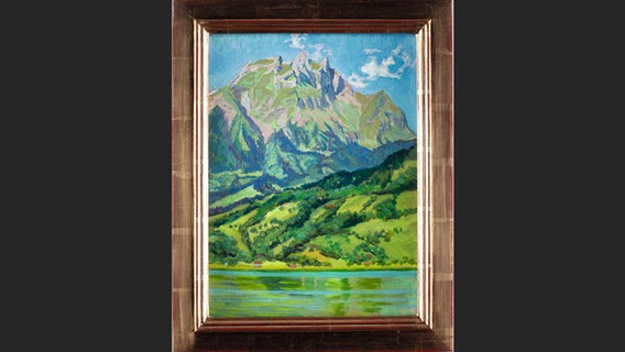 Malerei eines Berges vor grüner Landschaft von Gertrud Schwyzer © nein 