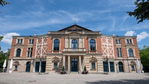 Das Richard-Wagner-Festspielhaus in Bayreuth. © Matthias Merz/dpa Foto: Matthias Merz