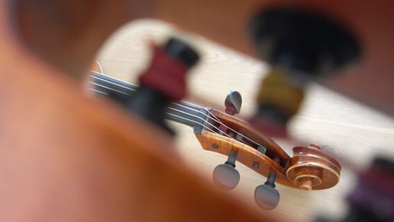 Nahaufnahme eines Cellos © Wolfram Huschke Foto: Wolfram Huschke