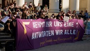 Demonstration gegen Frauenmorde auf dem Karlsplatz in Wien, 2021. © picture alliance / Robert Newald / picturedesk.com | Robert Newald Foto: Robert Newald