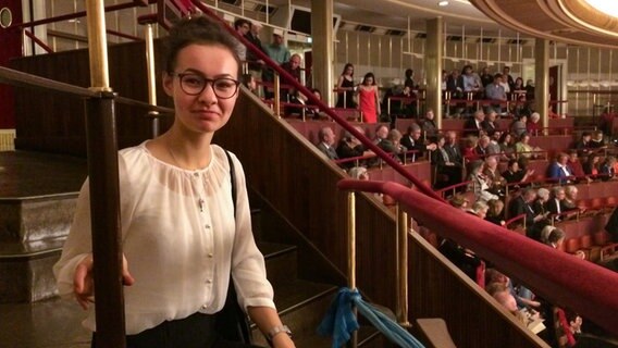 Die 16-jährige Schülerin Diana mag Opern.  Foto: Jutta Jacobi