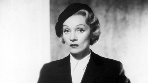 Schwarz-Weiß-Porträt der Schauspielerin Marlene Dietrich. © dpa Foto: Courtesy Everett Collection