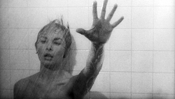 Janet Leigh in der berühmten Szene in der Dusche aus PSYCHO (1960). © picture alliance / Everett Collection | Courtesy Everett Collection Foto: Everett Collection