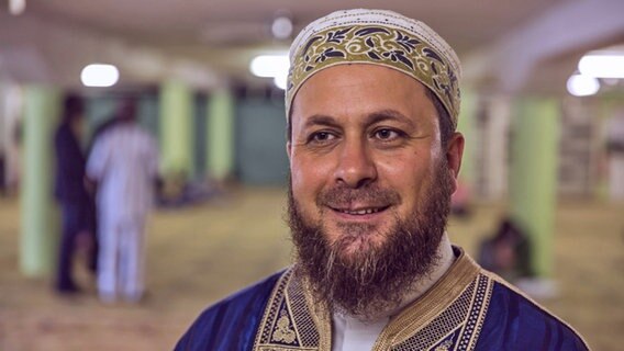 Der Imam der Hamburger Al Nour Gemeinde Scheikh Samir El-Rajab im Porträt. © Özgür Uludağ Foto: Özgür Uludağ