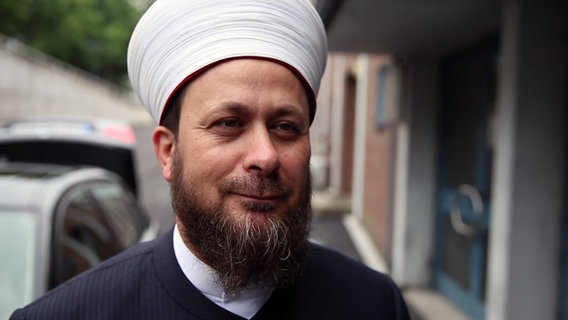 Der Imam der Al-Nour Moschee in Hamburg Scheikh Samir El-Rajab im Porträt.  Foto: Özgür Uludag